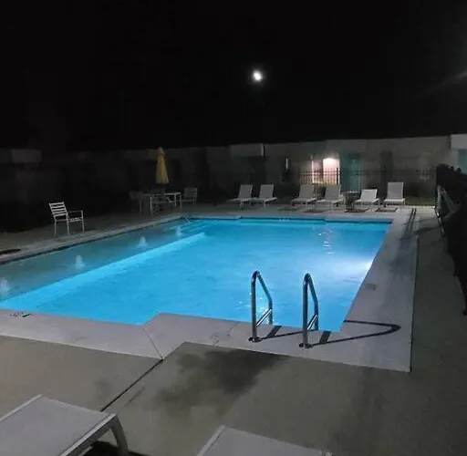 Getaway Steps Away From The Pool!